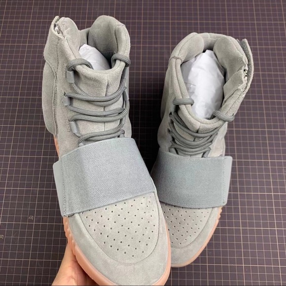 Adidas Yeezy 750 ‘Grey Gum’ - Picture 8 of 8